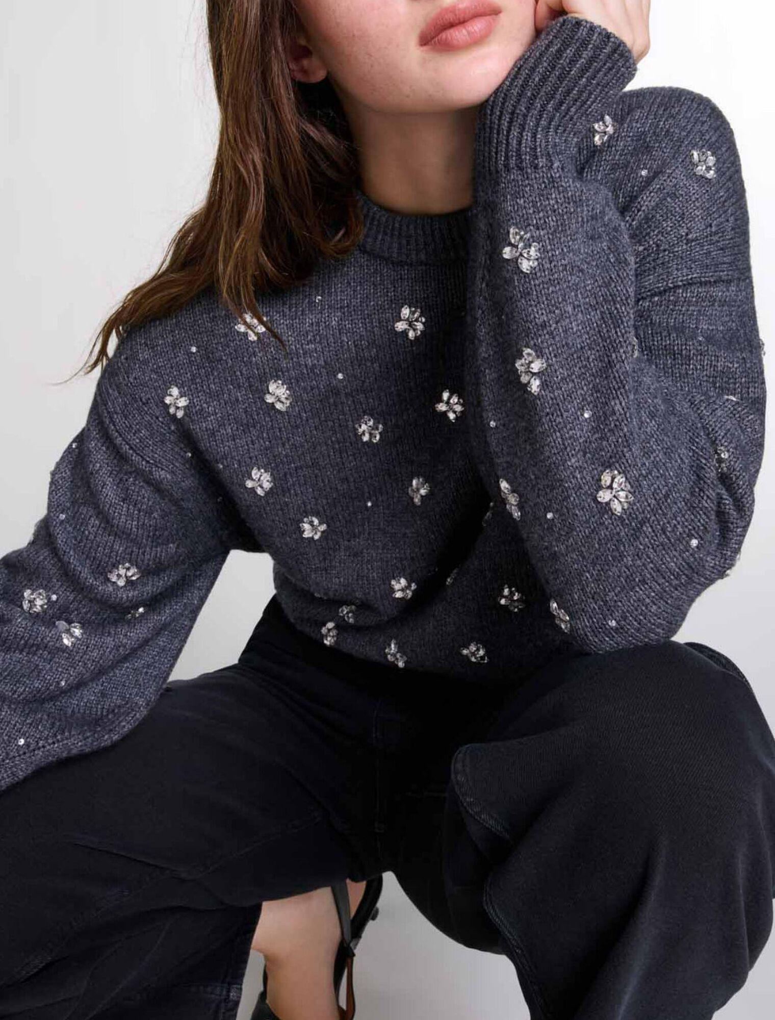 Knitted jumper with rhinestones