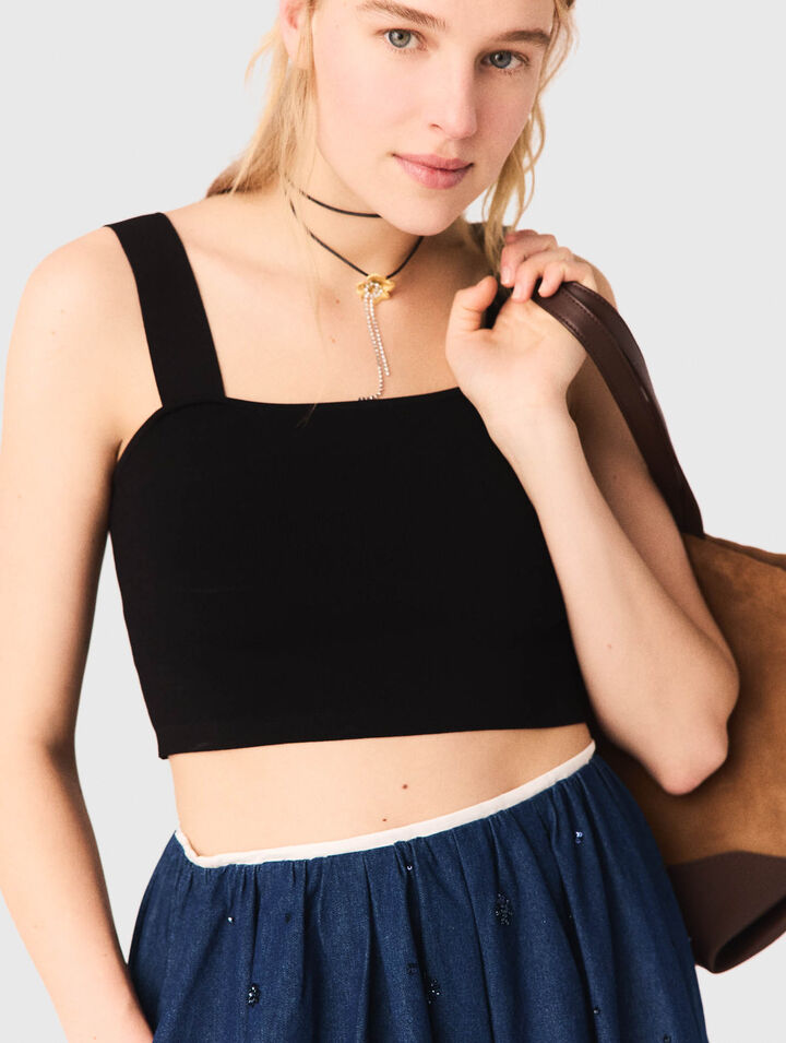 Knitted crop top with straps