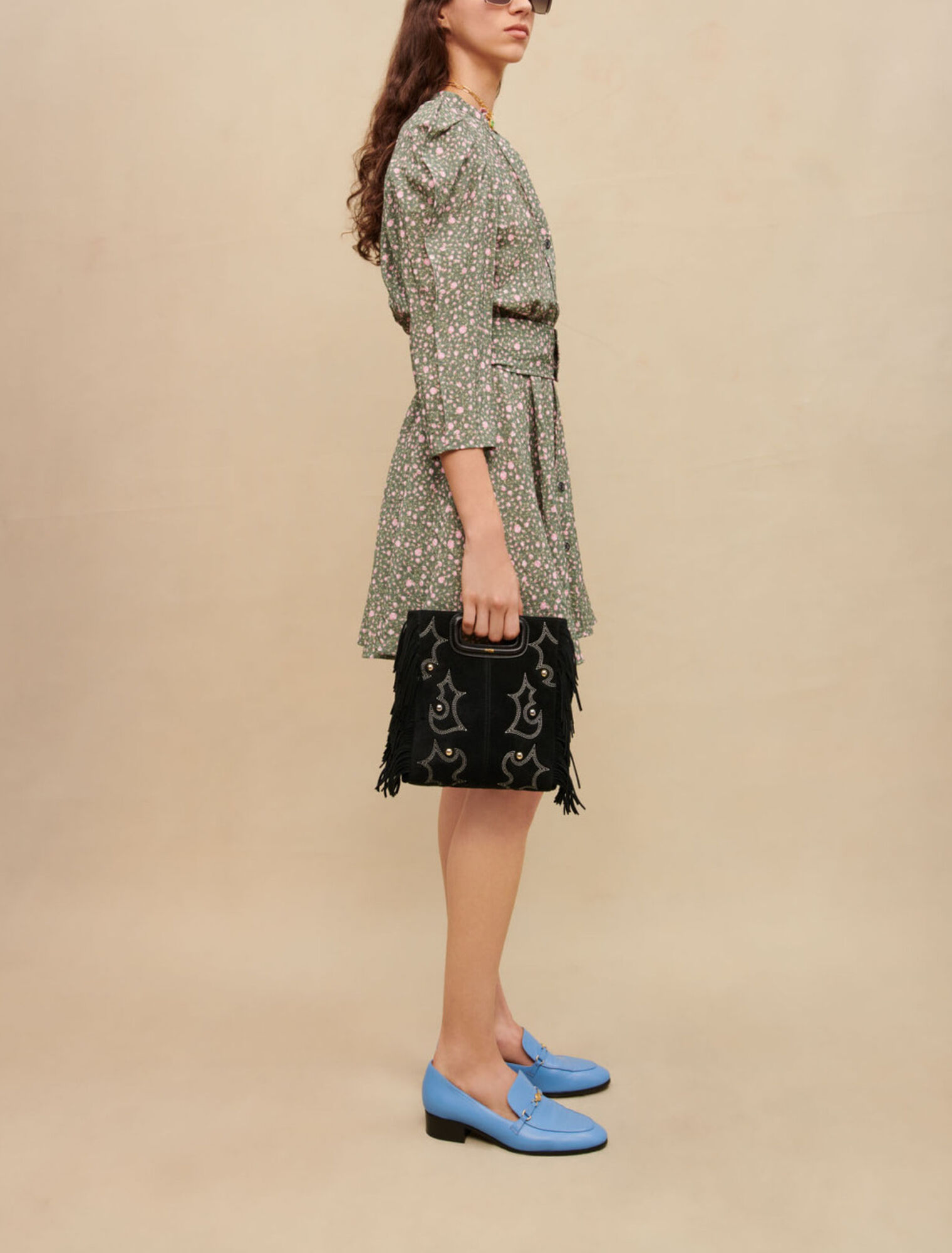 Short dress with voluminous sleeves